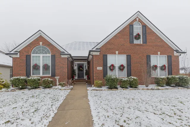 $434,999 | 2904 Laura Lynn Lane, Newburgh, IN 47630