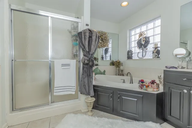 $434,999 | 2904 Laura Lynn Lane, Newburgh, IN 47630