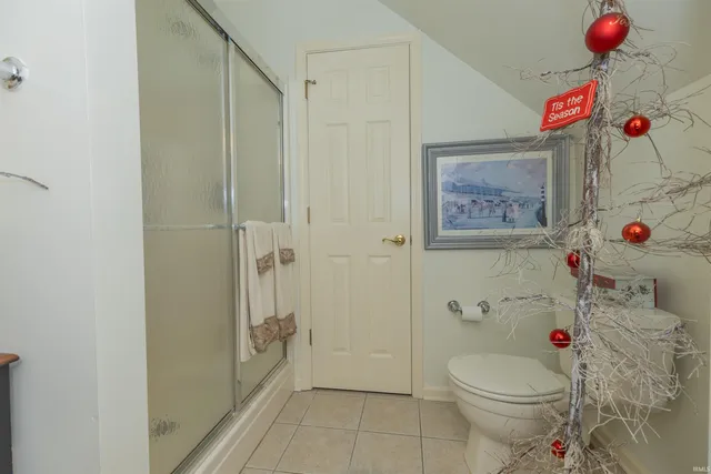 $434,999 | 2904 Laura Lynn Lane, Newburgh, IN 47630