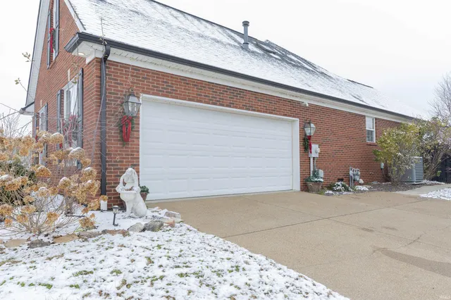 $434,999 | 2904 Laura Lynn Lane, Newburgh, IN 47630