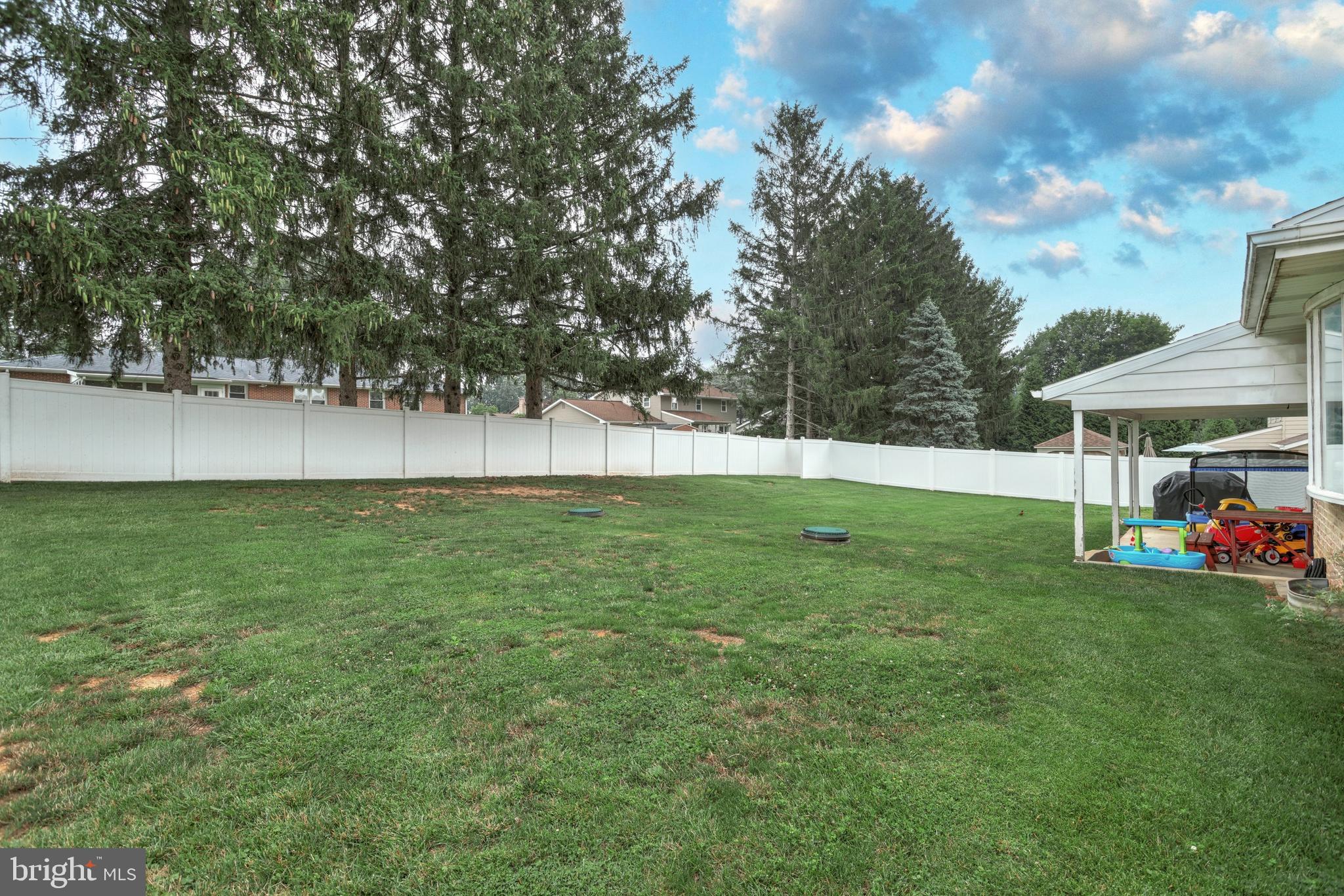 170 Margate Road York, PA 17408 - Photo 3 of 39