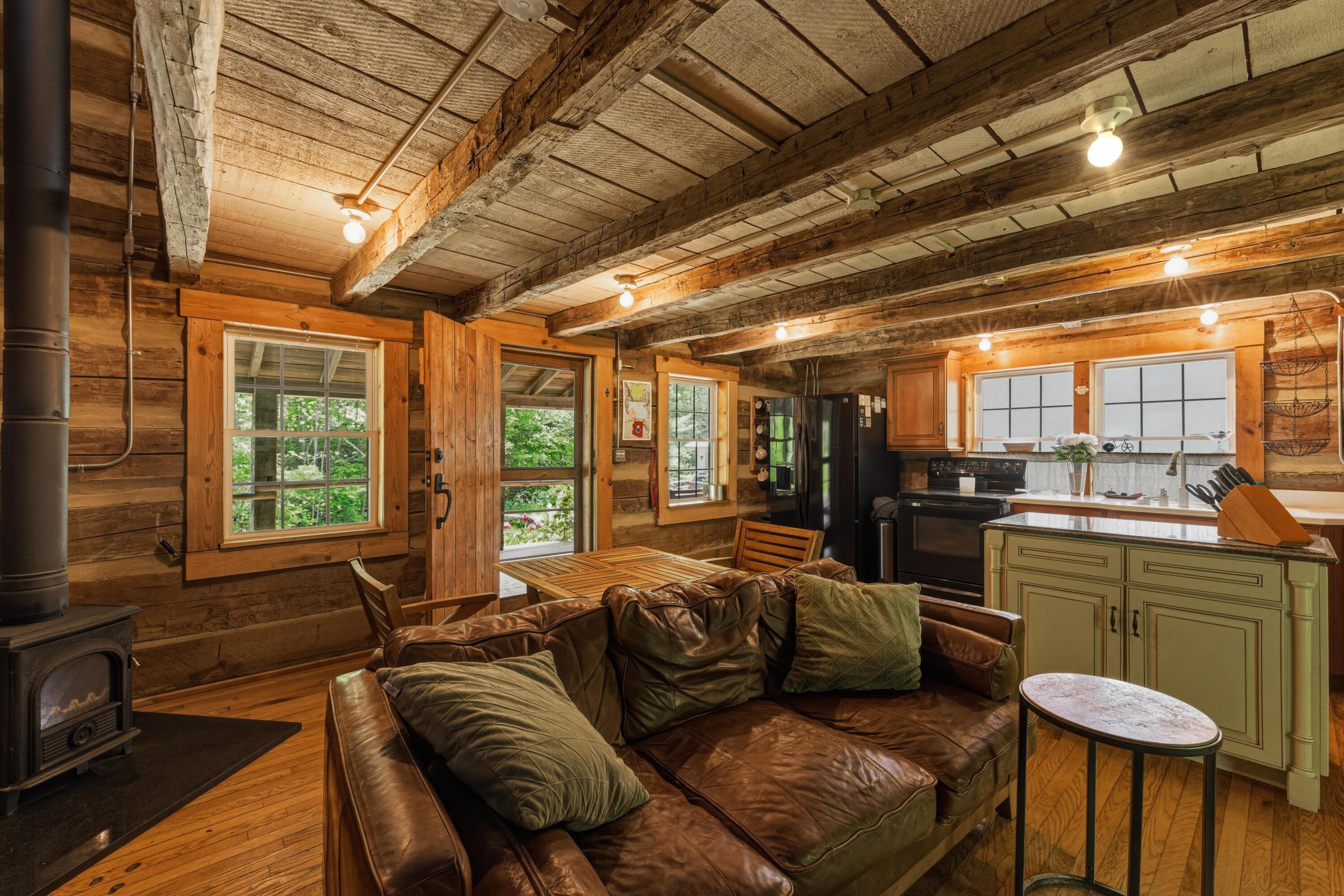 15091 Purdum Road Logan, OH 43138 - Photo 9 of 42 Livingroom4