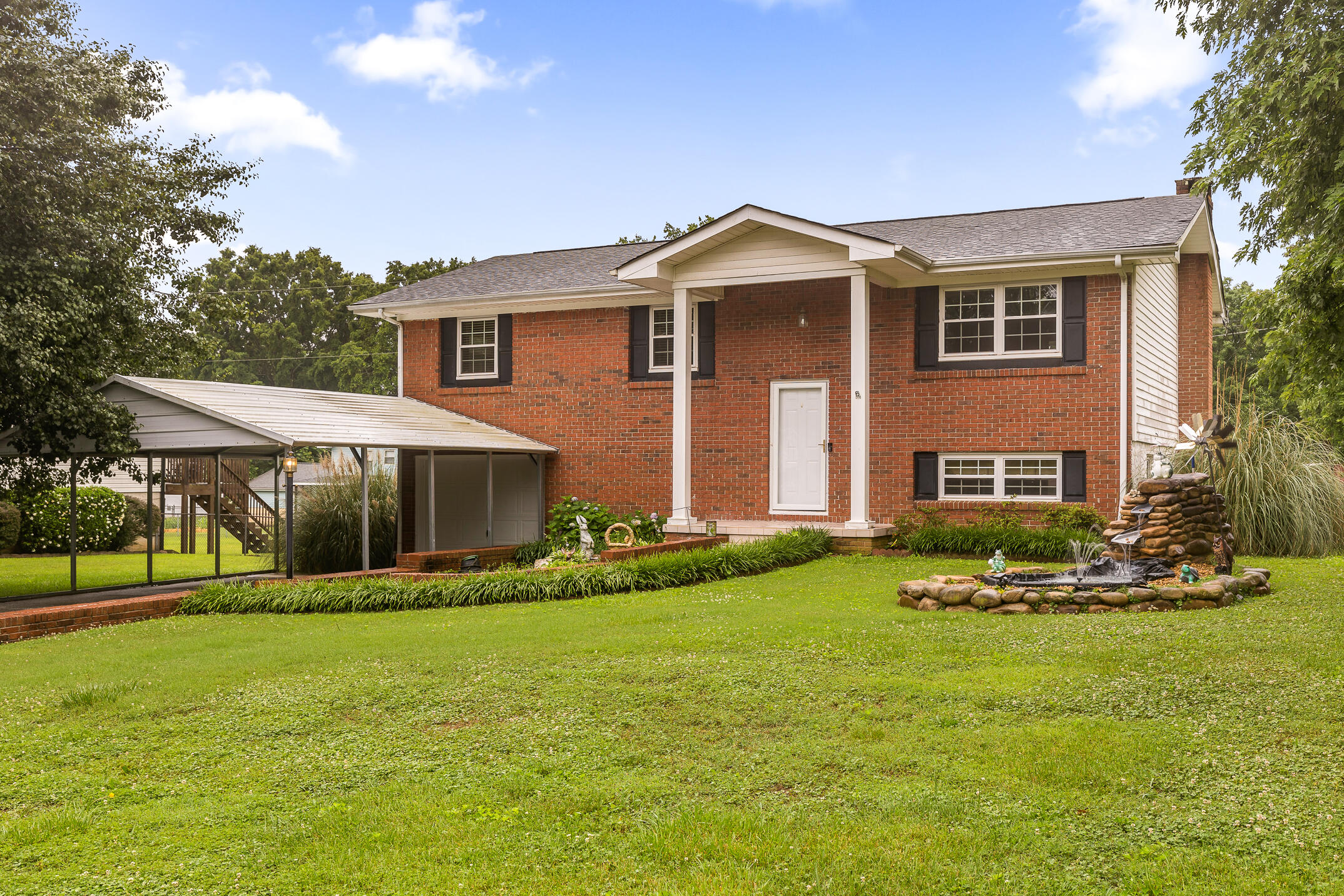 7204 Fairbanks Road Hixson, TN 37343 - Photo 2 of 30 7204 Fairbanks rd