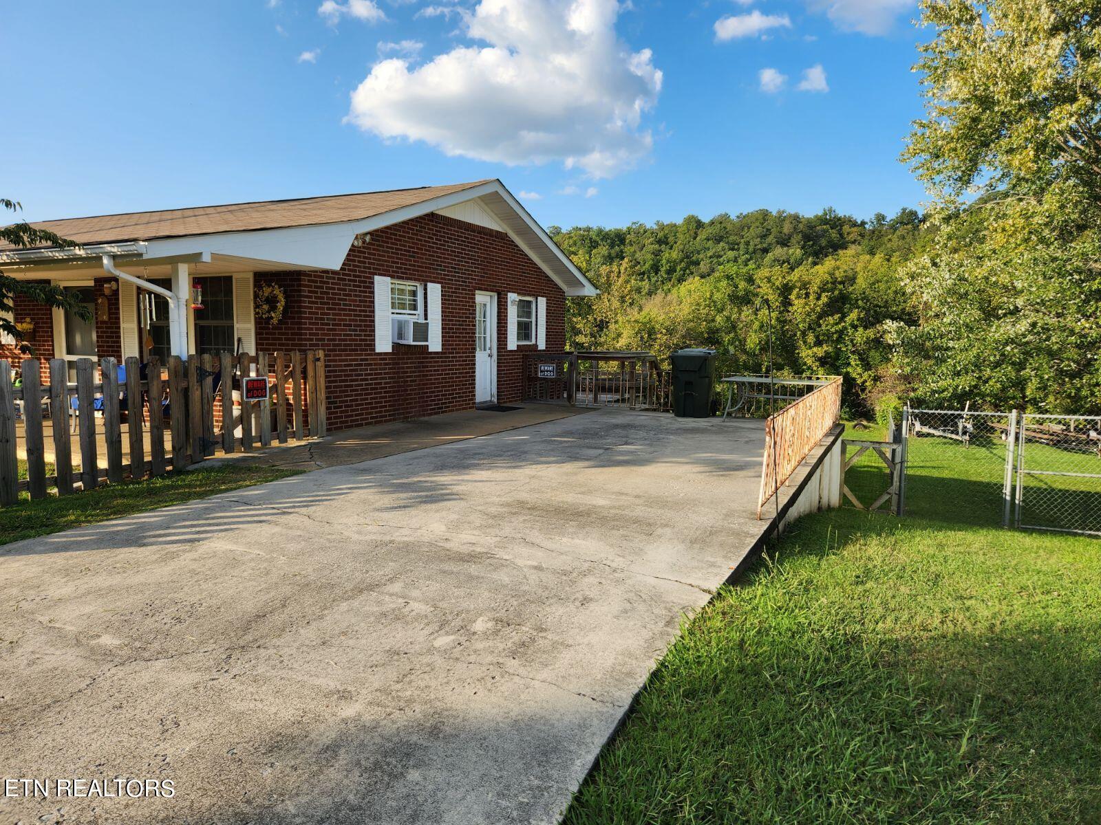 322 Apple Valley Road Sevierville, TN 37862 - Photo 5 of 44 IMG_20230919_212732