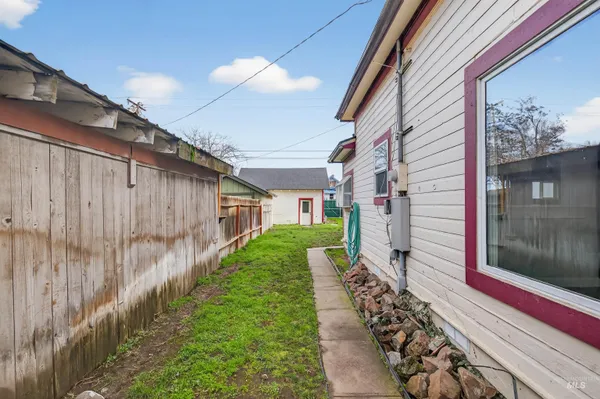 $274,000 | 833 8th Street, Clarkston, WA 99403