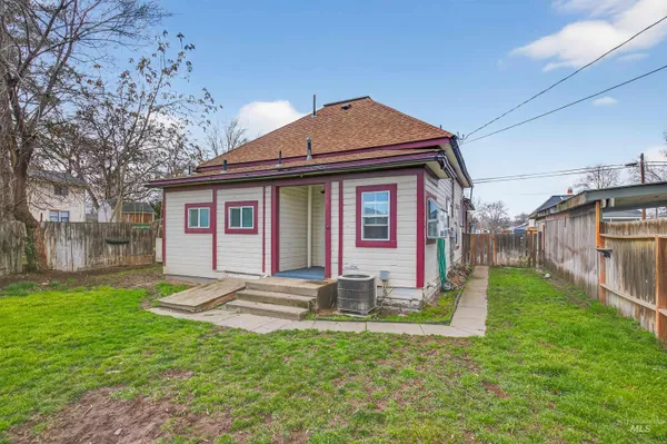 $274,000 | 833 8th Street, Clarkston, WA 99403