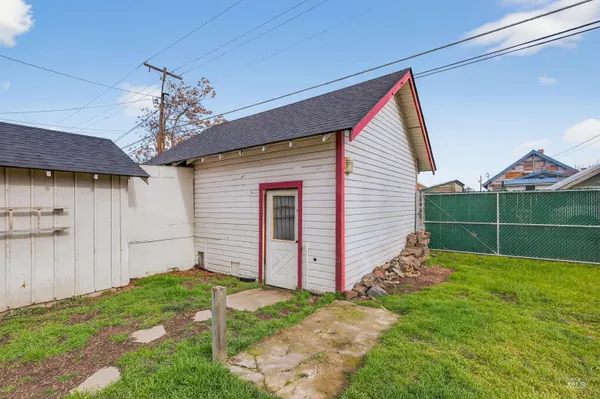 $274,000 | 833 8th Street, Clarkston, WA 99403