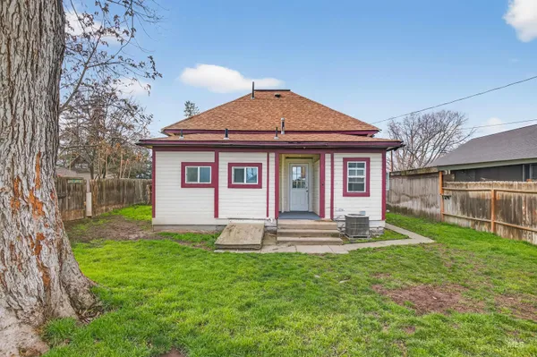 $274,000 | 833 8th Street, Clarkston, WA 99403