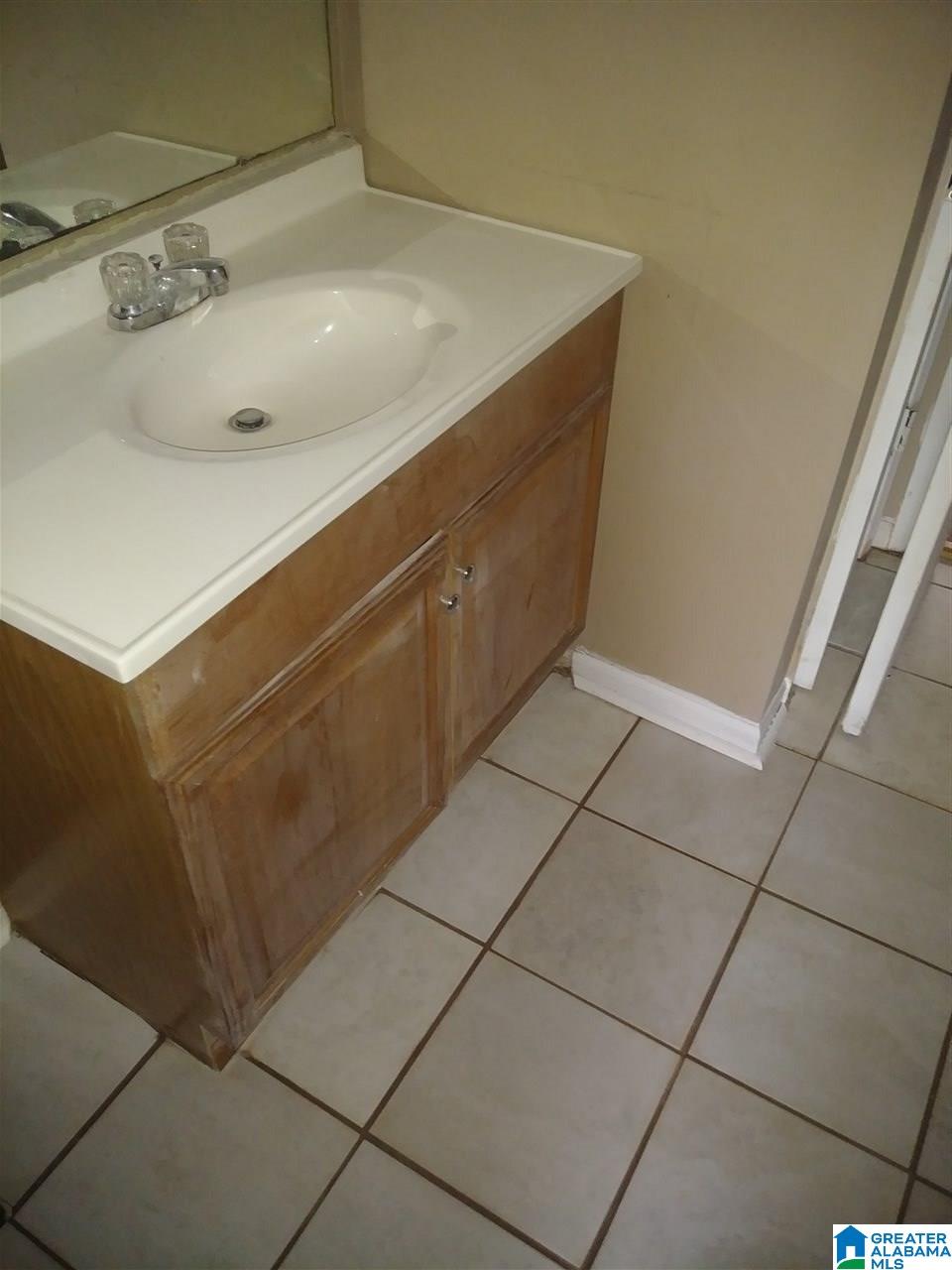 6139 Crest Green Road, Unit 24 Birmingham, AL 35212 - Photo 7 of 8