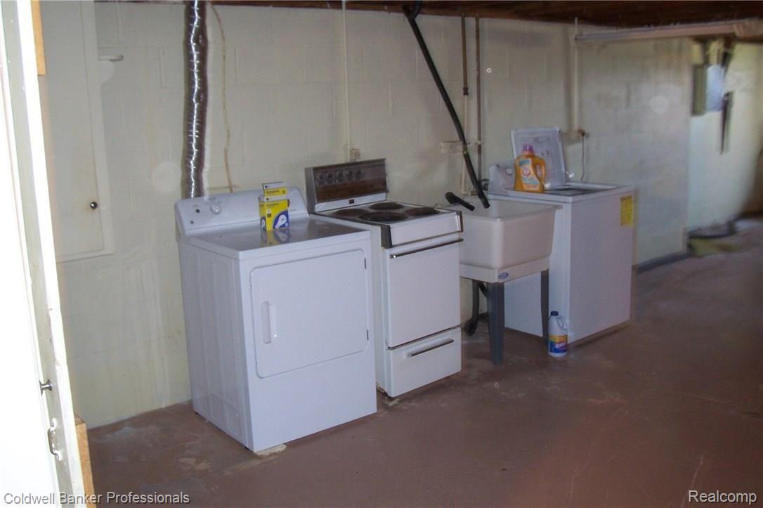 1499 Daley Road Lapeer, MI 48446 - Photo 6 of 11 C:\Users\Sandy\Desktop\dan\2016-05-26\008.JPG