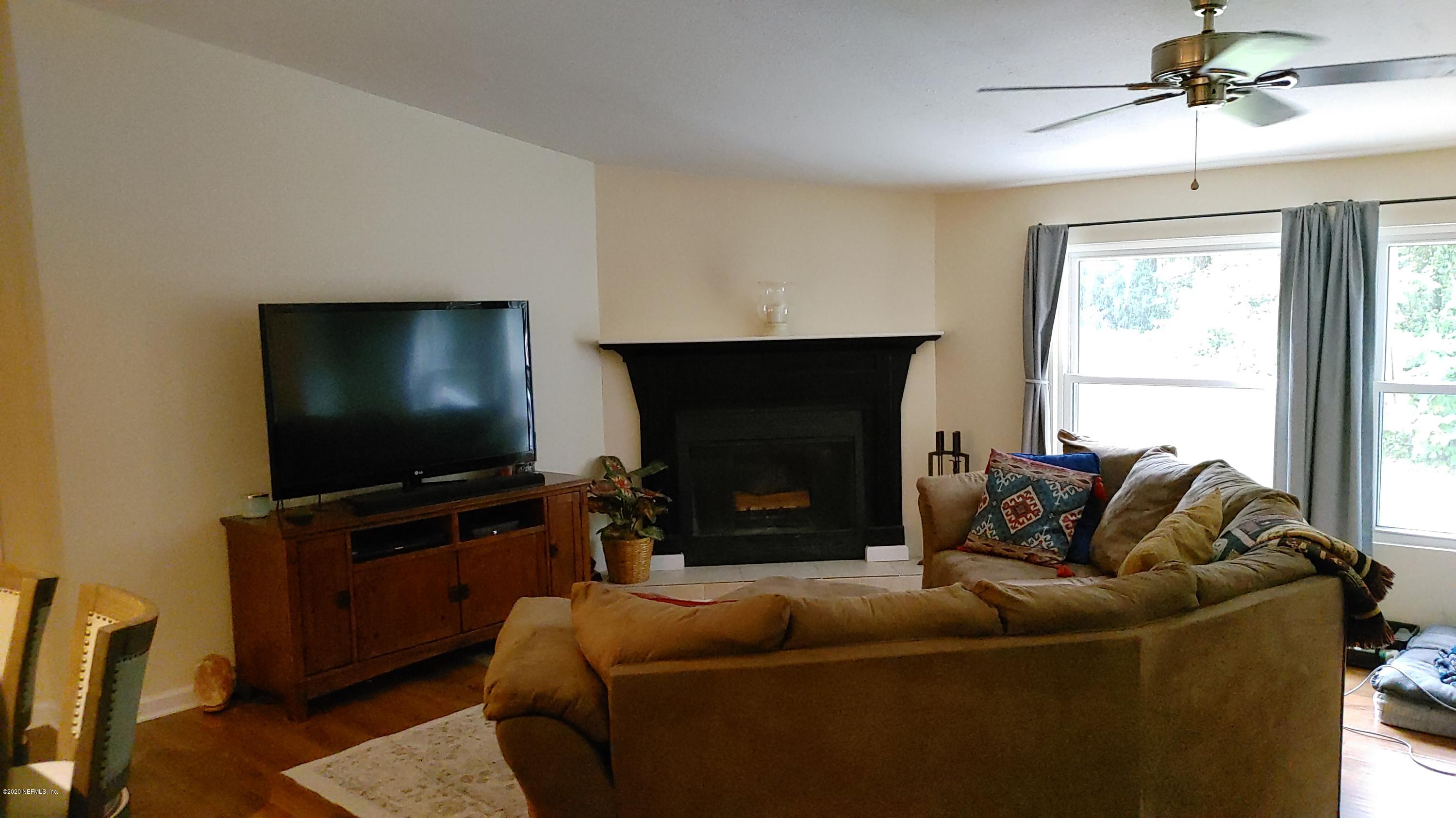 12003 Acosta Road Jacksonville, FL 32223 - Photo 5 of 17 FAMILY ROOM