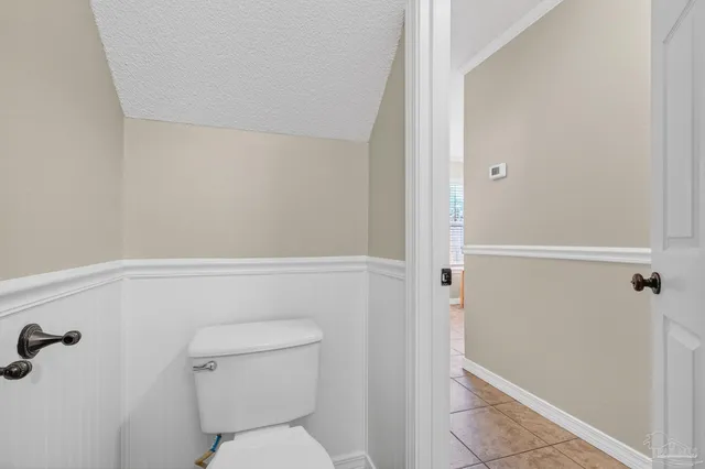 a view of a workspace with furniture