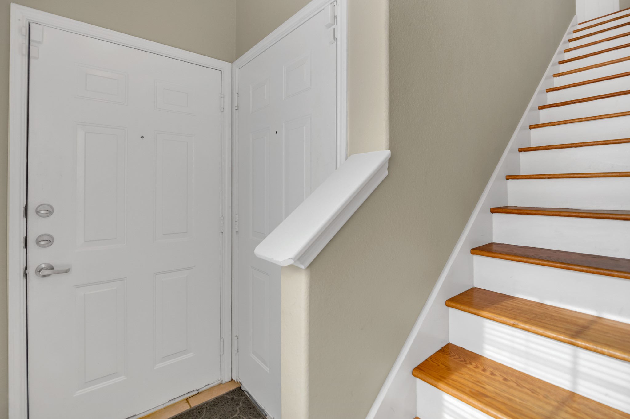 9200 Westheimer Road, Unit 1503 Houston, TX 77063 - Photo 7 of 37 a view of entryway