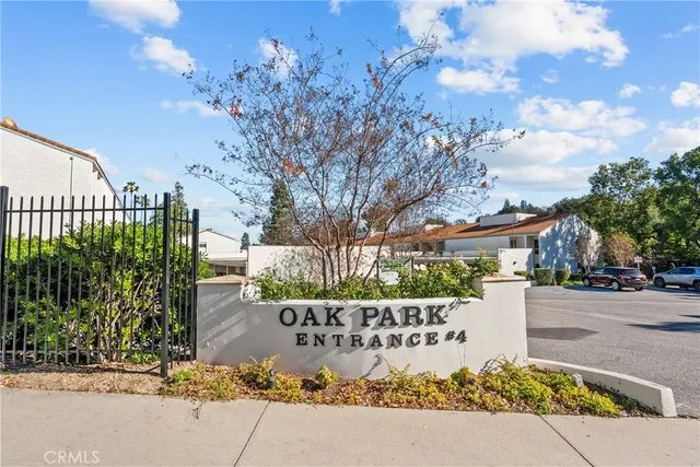 $3,990 | 23675 Park Capri, Unit 24, Calabasas, CA 91302