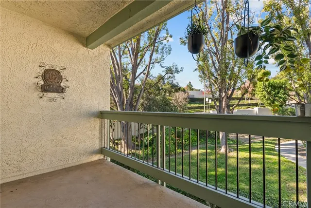 $3,990 | 23675 Park Capri, Unit 24, Calabasas, CA 91302