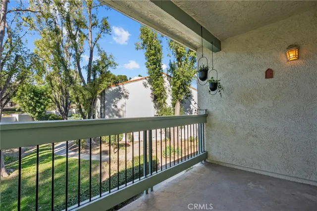 $3,990 | 23675 Park Capri, Unit 24, Calabasas, CA 91302