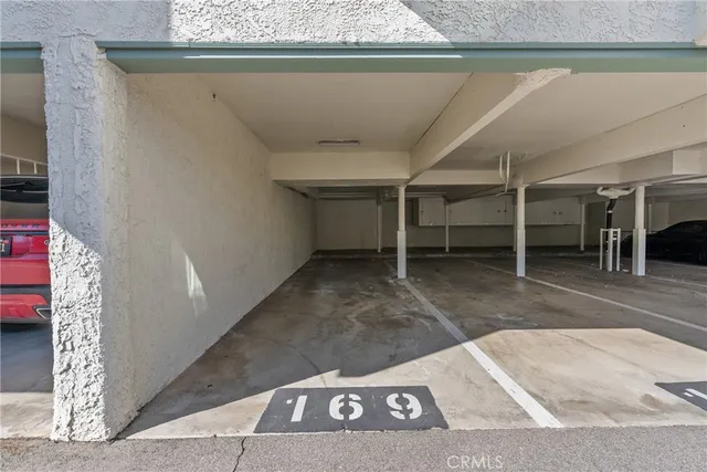 $3,990 | 23675 Park Capri, Unit 24, Calabasas, CA 91302