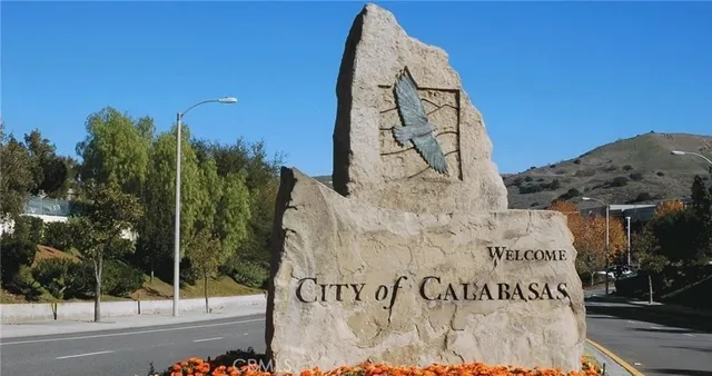 $3,990 | 23675 Park Capri, Unit 24, Calabasas, CA 91302