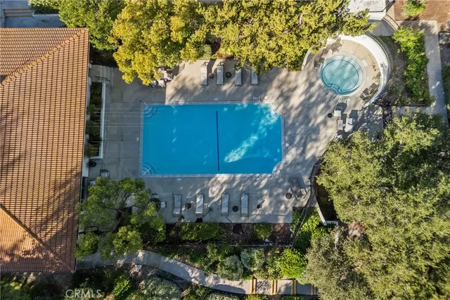 $3,990 | 23675 Park Capri, Unit 24, Calabasas, CA 91302