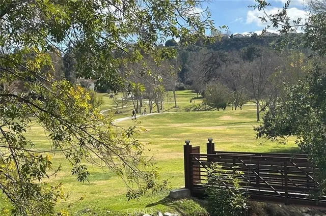 $3,990 | 23675 Park Capri, Unit 24, Calabasas, CA 91302