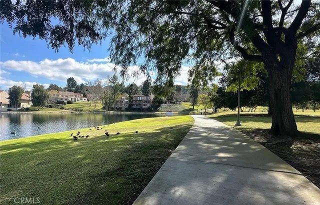 $3,990 | 23675 Park Capri, Unit 24, Calabasas, CA 91302