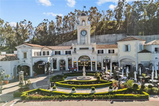 $3,990 | 23675 Park Capri, Unit 24, Calabasas, CA 91302