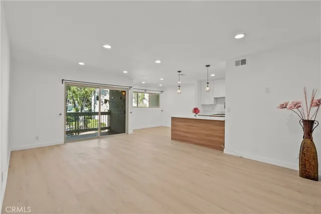 $3,990 | 23675 Park Capri, Unit 24, Calabasas, CA 91302