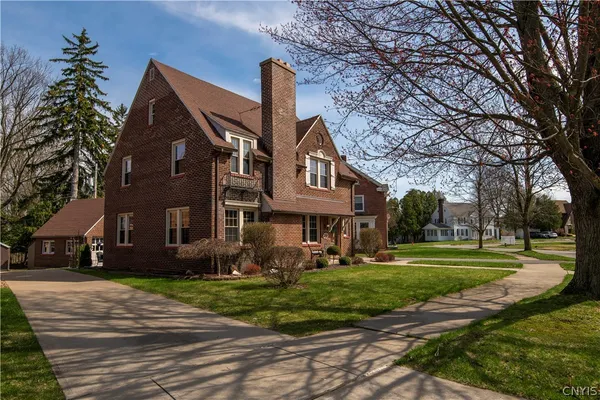 $379,900 | 2212 Douglas Crescent, Utica, NY 13501