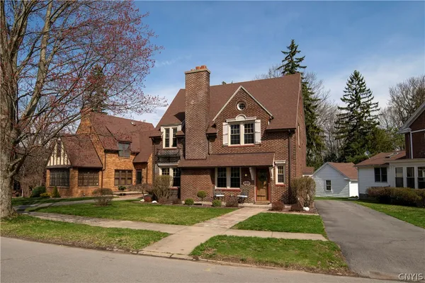 $379,900 | 2212 Douglas Crescent, Utica, NY 13501