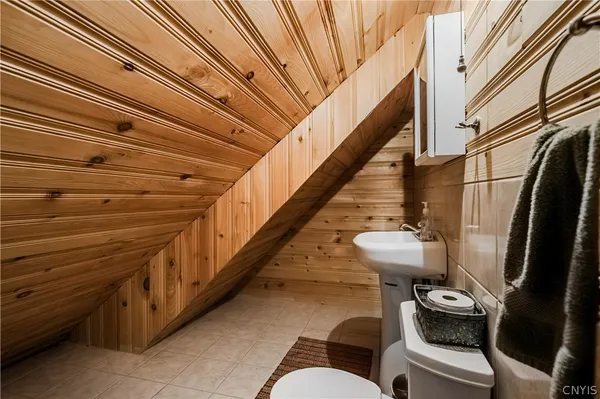 $379,900 | 2212 Douglas Crescent, Utica, NY 13501