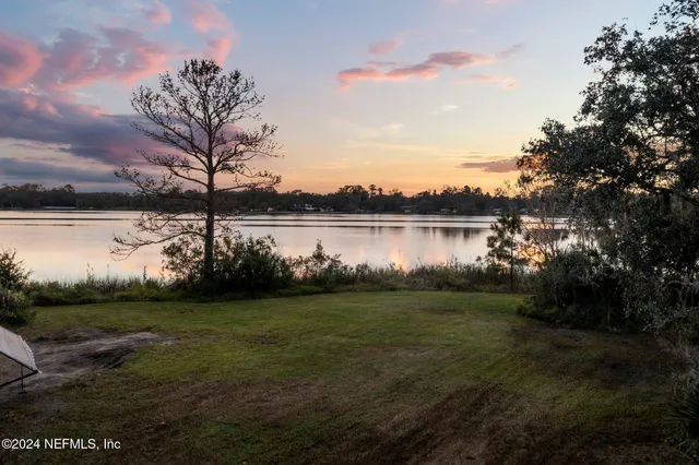 a view of a golf course