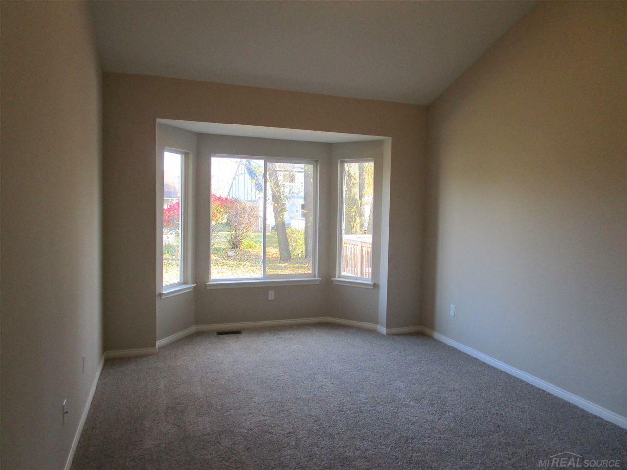 47408 Mariners New Baltimore, MI 48051 - Photo 8 of 15