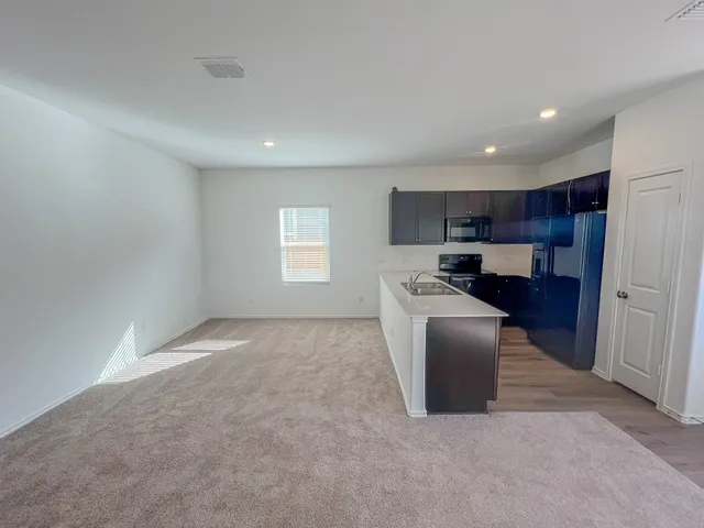 $1,950 | 254 The Bad Way, Jarrell, TX 76537