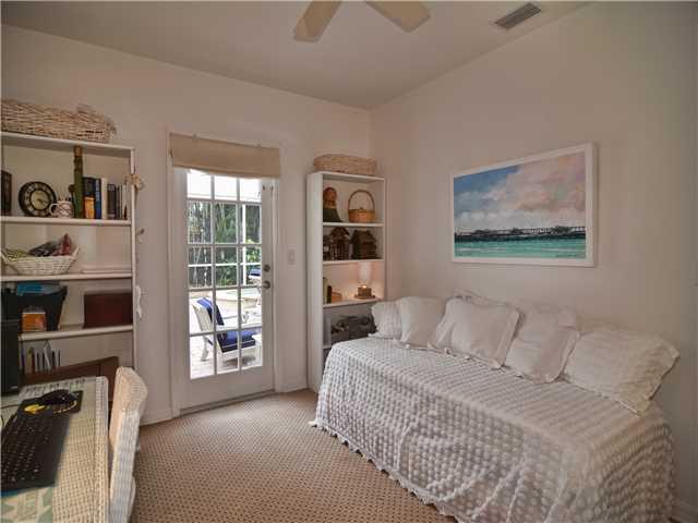1048 Southeast Riverside Drive Stuart, FL 34996 - Photo 14 of 25 Gallery Image 14