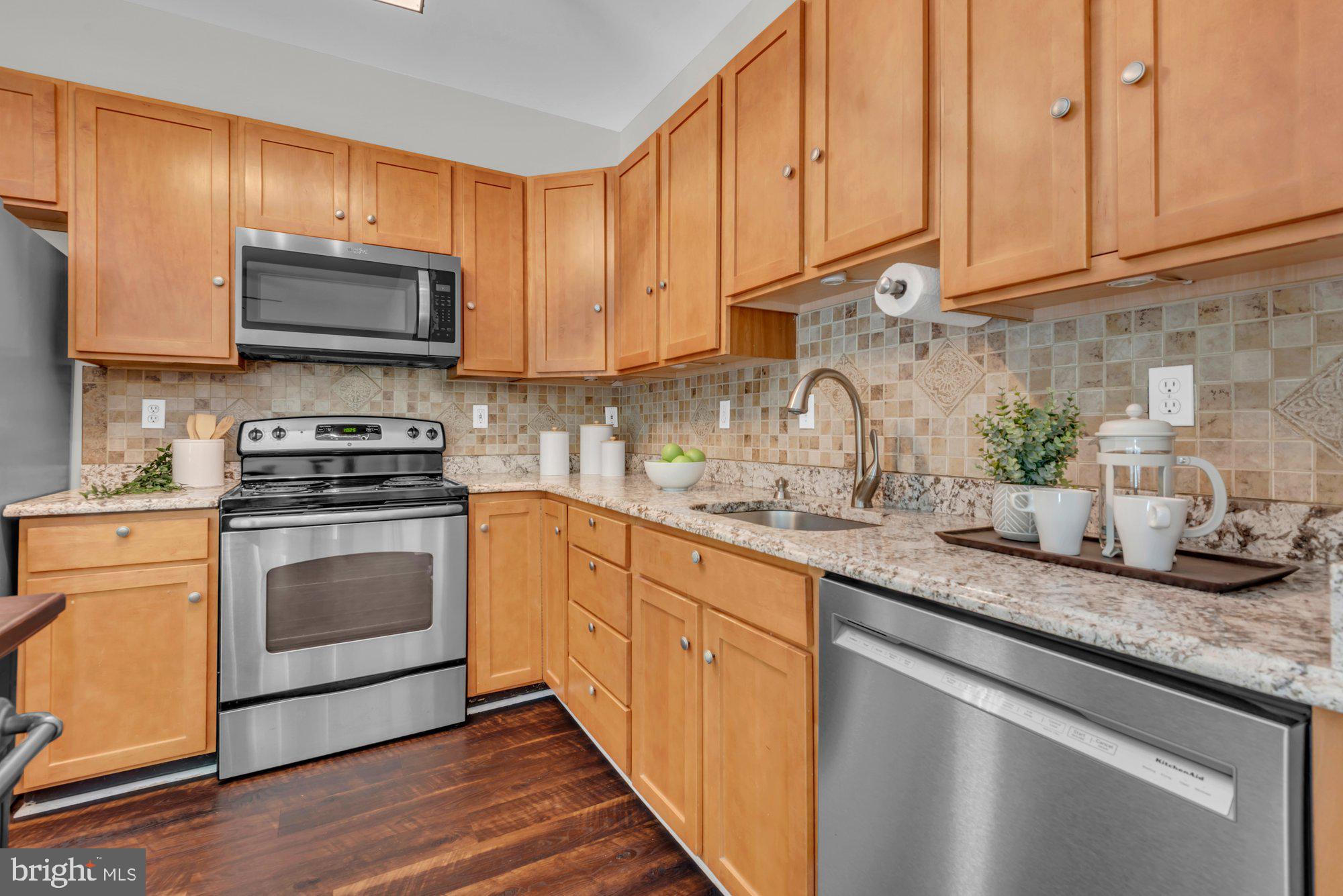 8121 Sagamore Way Pasadena, MD 21122 - Photo 12 of 66