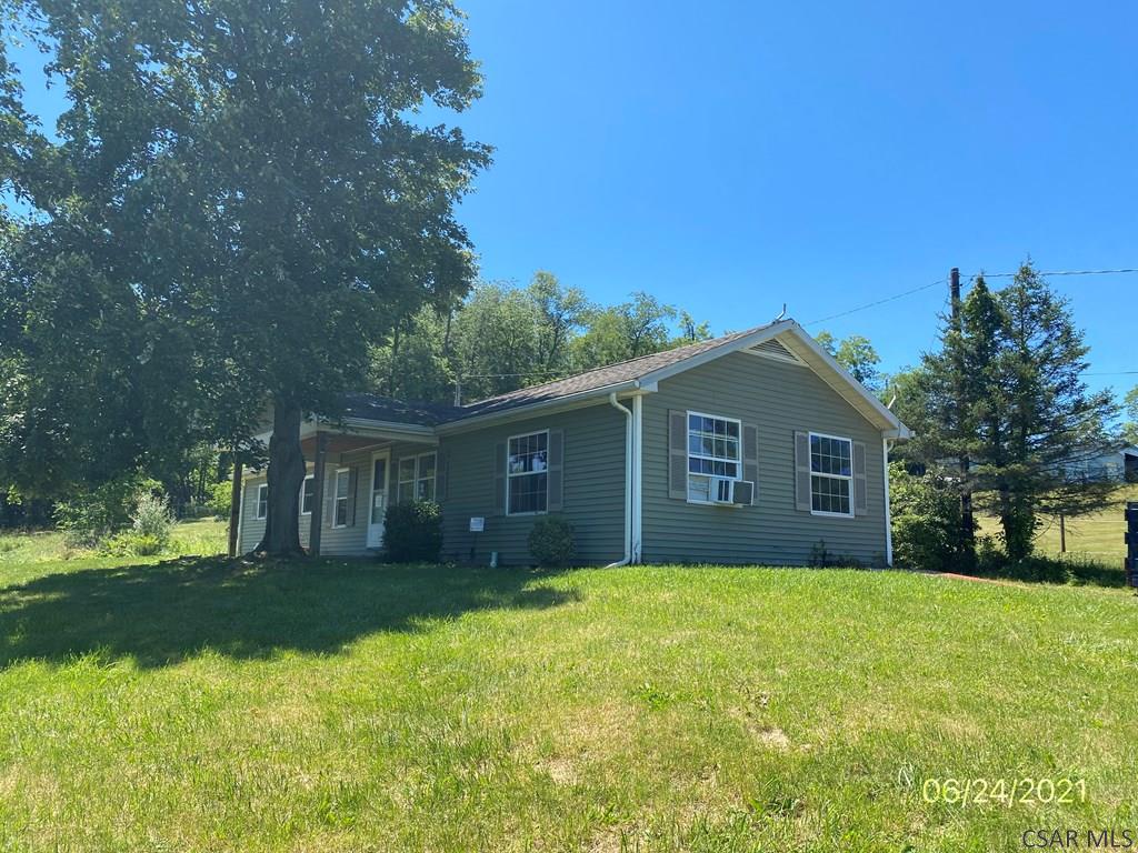 117 Garrett Road New Paris, PA 15554 - Photo 3 of 27 Gallery Image 3