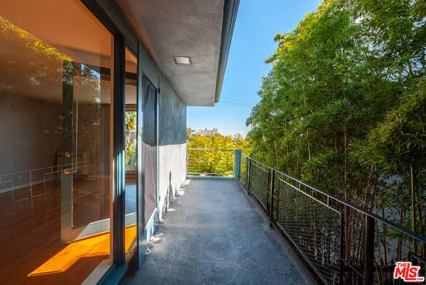 $2,793 | 1155 North Clark Street, Unit 1, West Hollywood, CA 90069