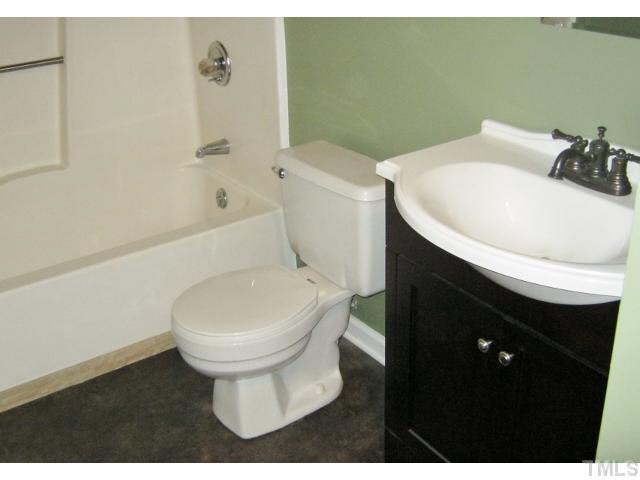 3551 Mill Run Raleigh, NC 27612 - Photo 17 of 23 Bathroom