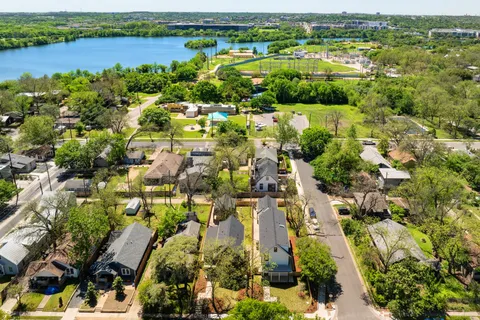 $1,850,000 | 2401 Willow Street, Austin, TX 78702