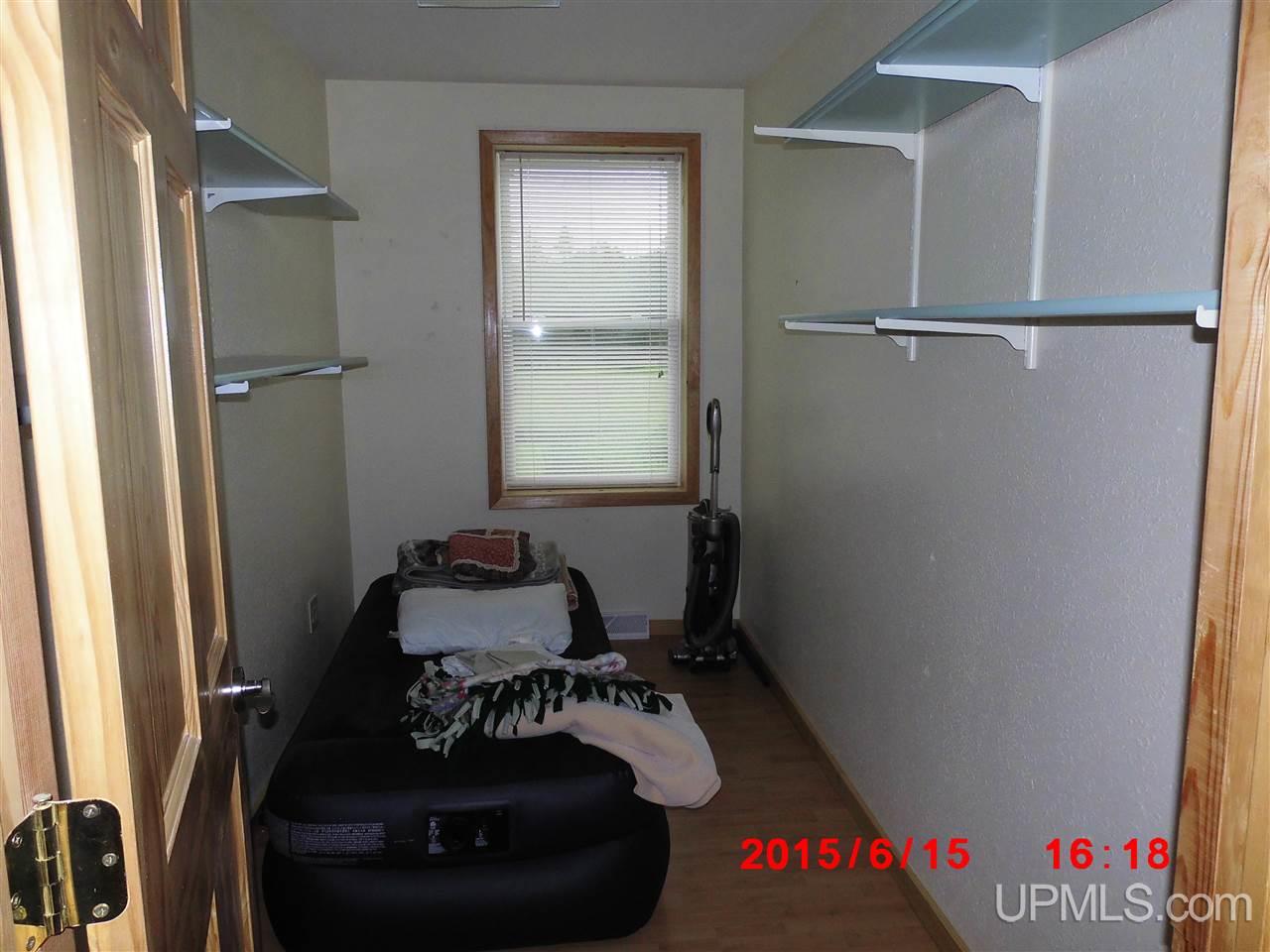 8390 Co Road Gladstone, MI 49837 - Photo 6 of 20