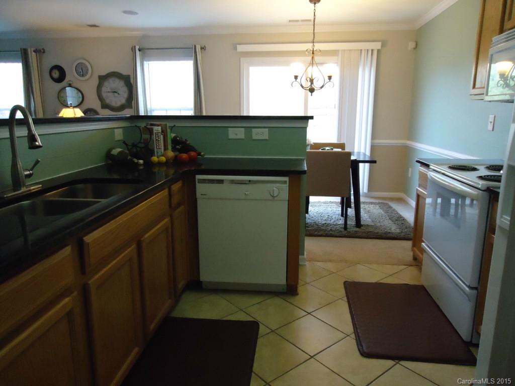 6538 Sunman Road Charlotte, NC 28216 - Photo 3 of 22 Gallery Image 3