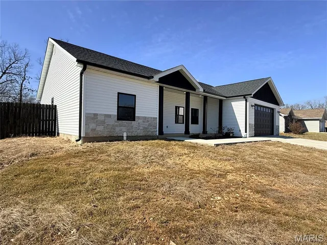 $265,500 | 145 Fortitude Avenue, Poplar Bluff, MO 63901