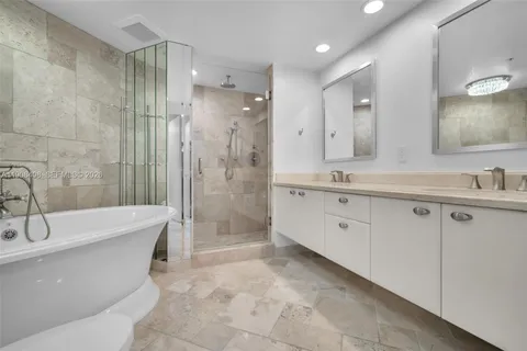 $780,000 | 333 Las Olas Way, Unit 1208, Fort Lauderdale, FL 33301