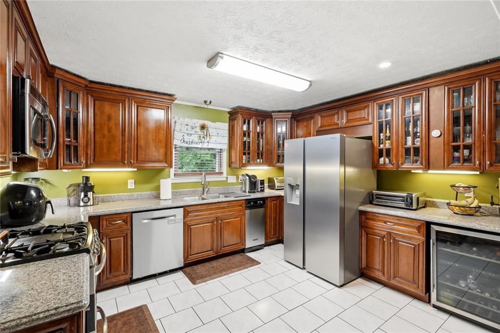 5032 Springtree Court Lithonia, GA 30038 - Photo 3 of 5