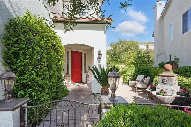 $1,195,000 | 29160 Harmony Way, Saugus, CA 91390