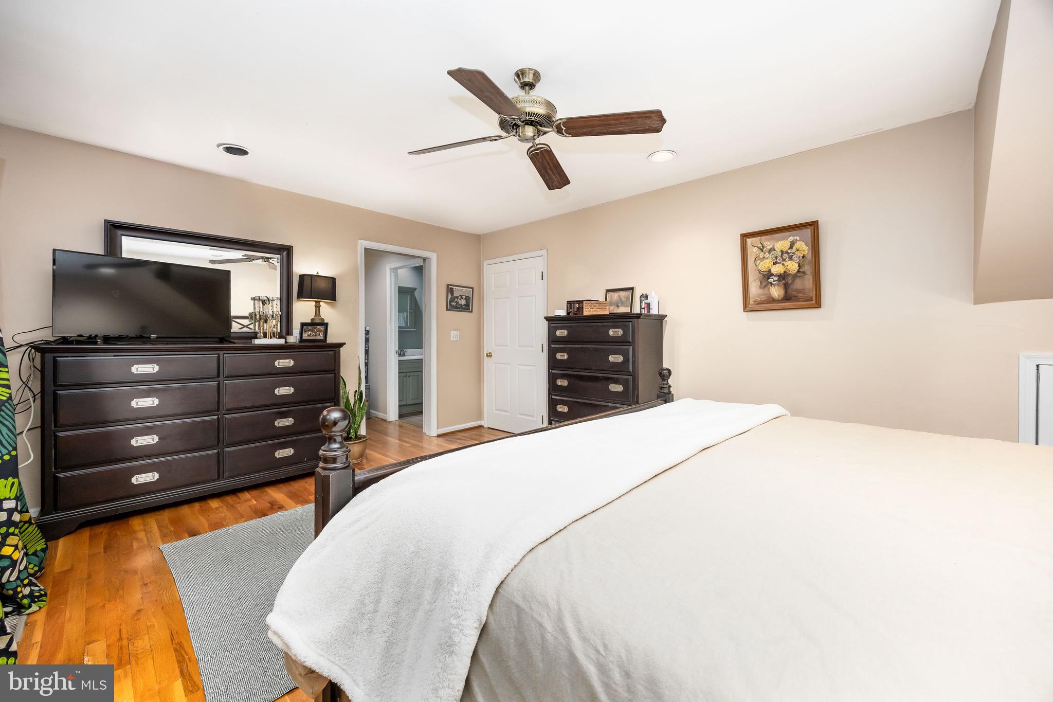 26882 Pratt Road Salisbury, MD 21801 - Photo 33 of 80 a bed room with a bed and a television