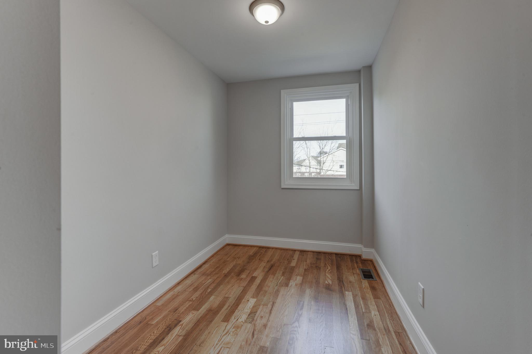 5412 Channing Road Baltimore, MD 21229 - Photo 20 of 32