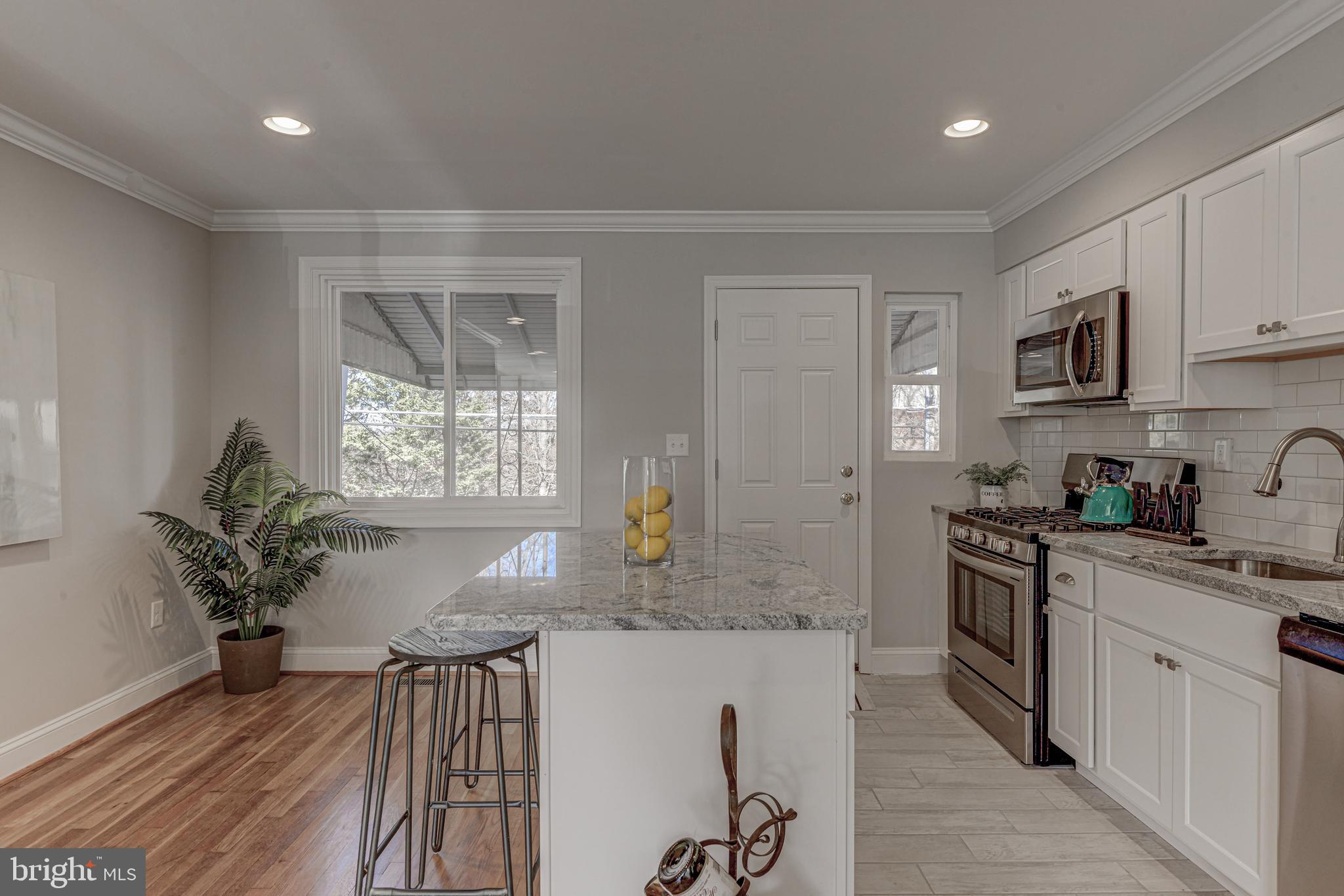 5412 Channing Road Baltimore, MD 21229 - Photo 7 of 32