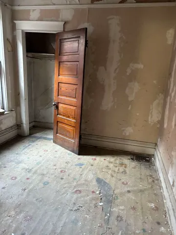 a view of stove top oven