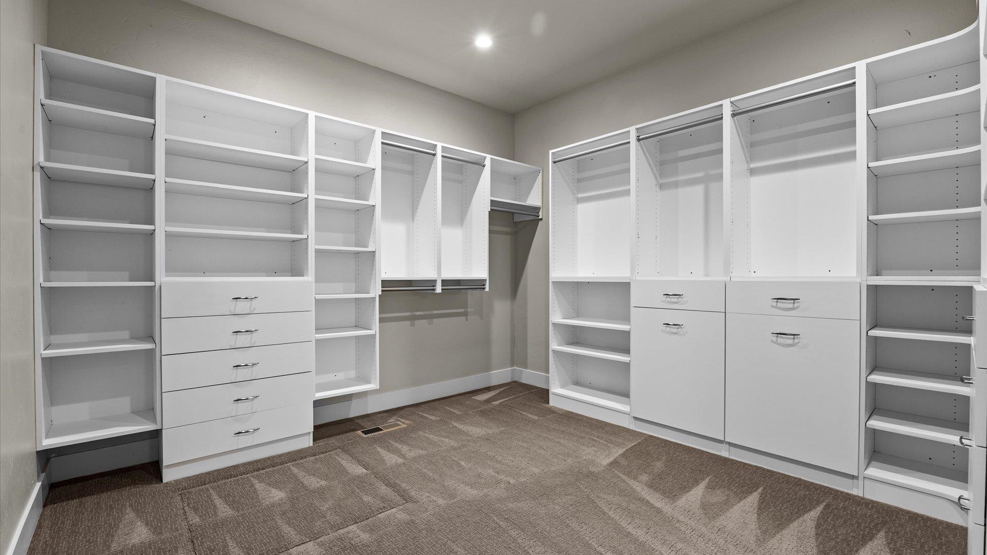 2041 J J 1/2 Road Fruita, CO 81521 - Photo 20 of 42 a view of an empty walk in closet